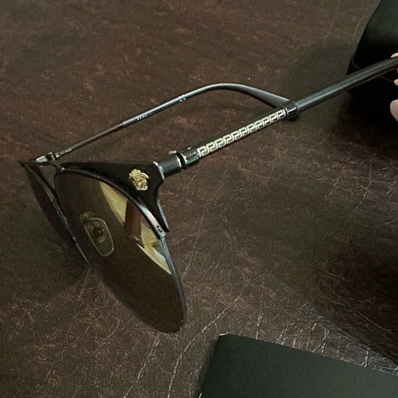 Versace unisex sunglasses - Picture 3 of 5
